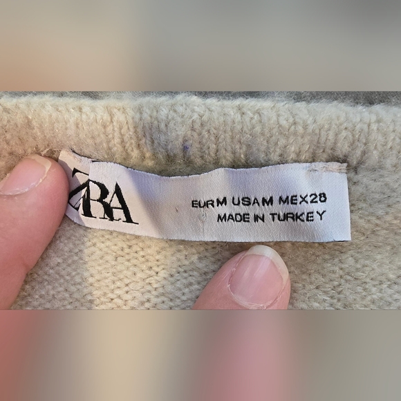 Zara Stone Embroidered Knit Style Vest - Picture 3 of 8